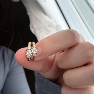 Elegant Gold Women's Earrings